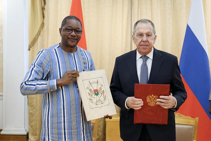 Russia, Burkina Faso Sign Agreements for Advancing Bilateral Trade, Economic and Military Partnerships